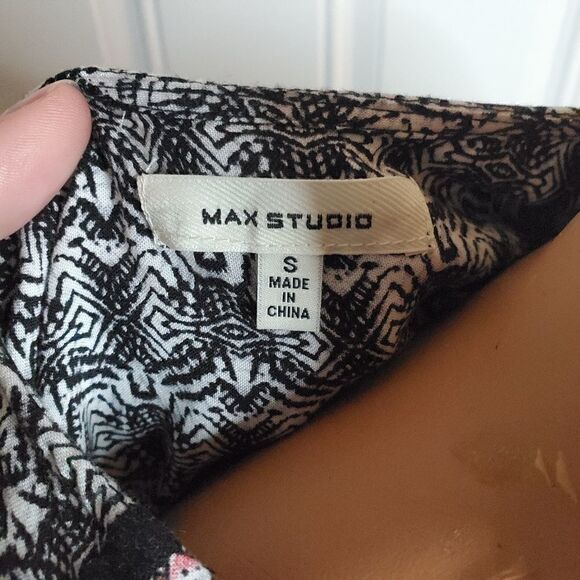 Max Studio geometric print draped blouse S - Picture 7 of 8